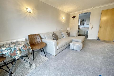 1 bedroom flat for sale, Cambridge Road, London