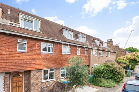 96 Ambergate Street, London, SE17 3SA
