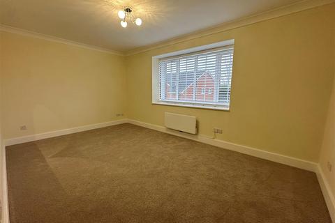 Studio to rent, Hagden Lane, Watford WD18