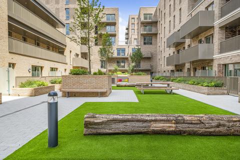 undefined, London E16