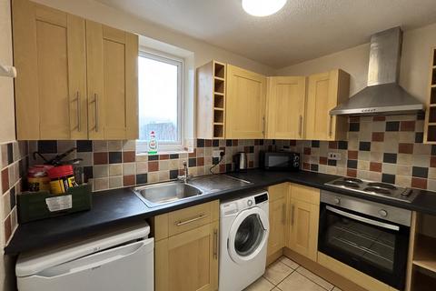 1 bedroom flat to rent, Oakfield Court, Blandford Forum, Dorset, DT11