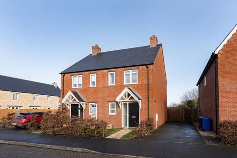 2 bedroom semi-detached house for sale, Lander Close, Bicester OX26