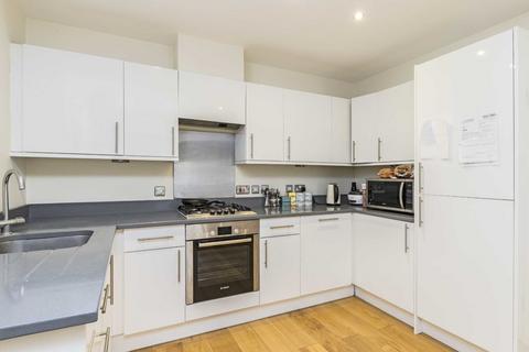 2 bedroom flat to rent, Magdalen Street, London SE1