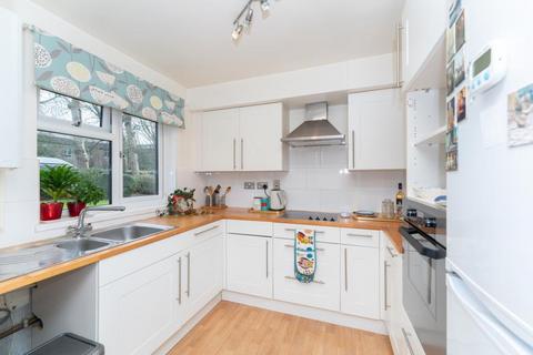 2 bedroom retirement property for sale, Queens Walk, W5