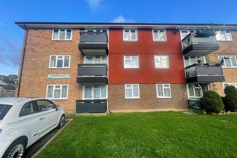 2 bedroom apartment for sale, Flat 6 Brampton House, Heston Road, Redhill, Surrey, RH1 5JA