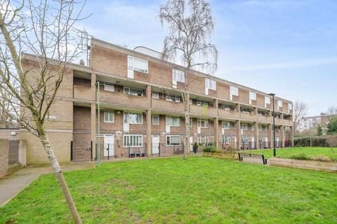 3 bedroom flat for sale, Winchester Avenue, Queens Park