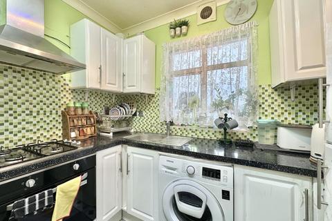 2 bedroom maisonette for sale, Spikes Bridge Road, Southall, UB1 2AS