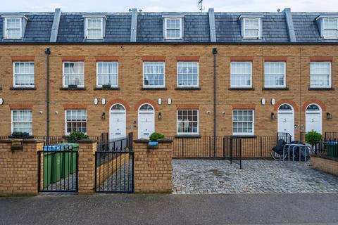 2 bedroom terraced house for sale, Trafalgar Grove, London