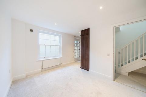 2 bedroom terraced house for sale, Trafalgar Grove, London