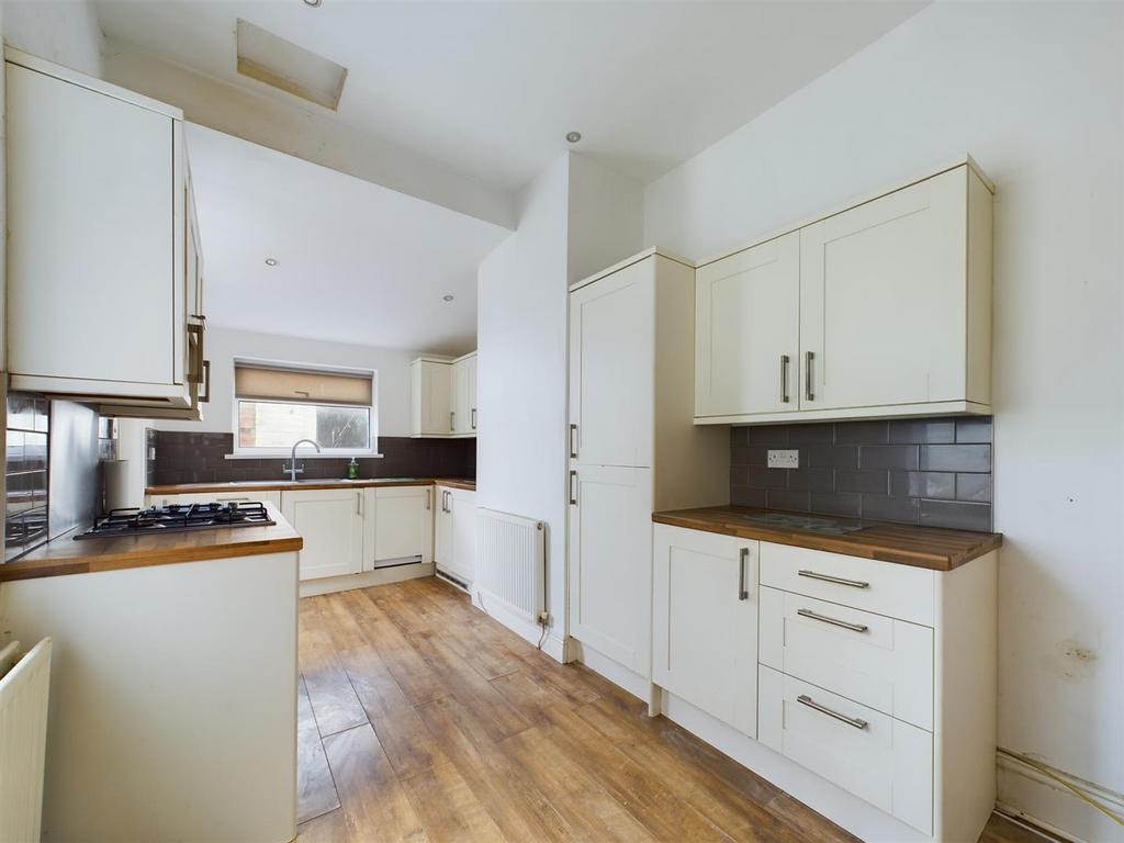 Kitchen 1.jpg