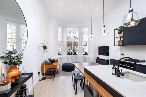 2 bedroom apartment for sale, Sutherland Avenue, Maida Vale W9