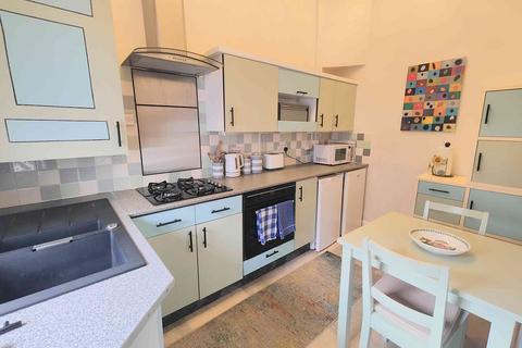216 Halifax Road, Brighouse, HD6 2QG