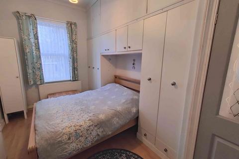 216 Halifax Road, Brighouse, HD6 2QG