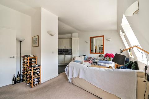 2 bedroom apartment to rent, Triangle Court, 10-18, Redcross Way, Southwark, SE1