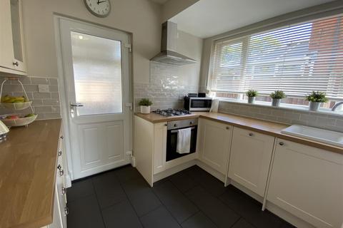 3 bedroom detached house for sale, Burton Road, Woodville DE11