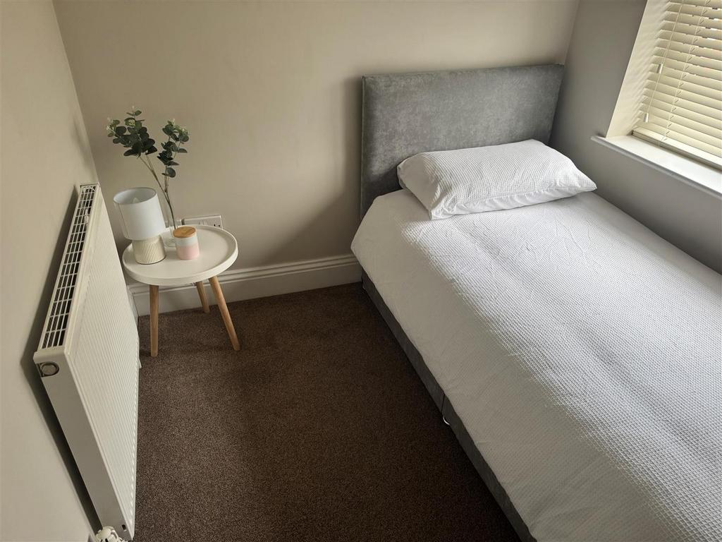 Bedroom 3.jpg