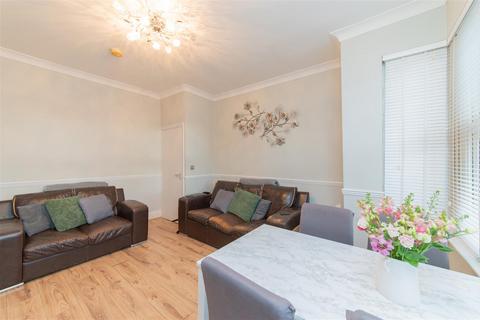 3 bedroom flat for sale, West Hendon Broadway, West Hendon, London