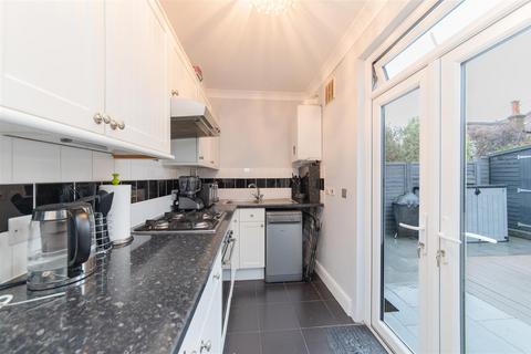 3 bedroom flat for sale, West Hendon Broadway, West Hendon, London