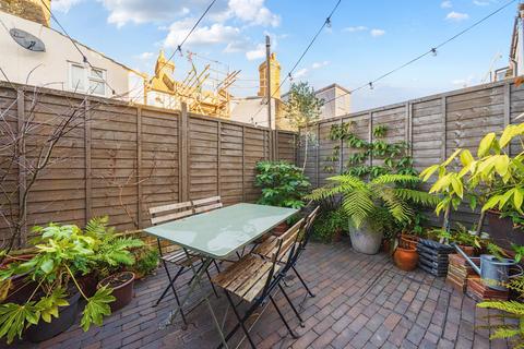 3 bedroom terraced house for sale, Azof Street, London