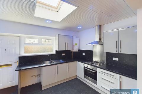 4 bedroom terraced house to rent, Maidstone Street, Bradford, West Yorkshire, BD3