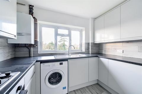 3 bedroom flat for sale, Maple Road, Surbiton