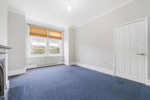 2 bedroom maisonette for sale, Tremaine Road, London, Penge, SE20