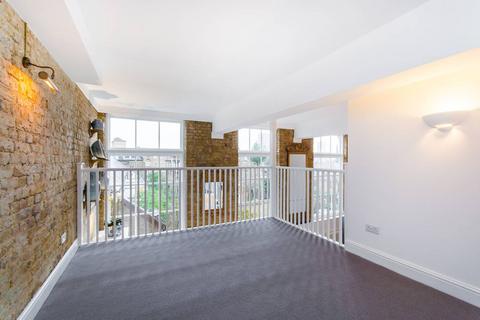 2 bedroom flat to rent, Priory Grove, Stockwell, London, SW8