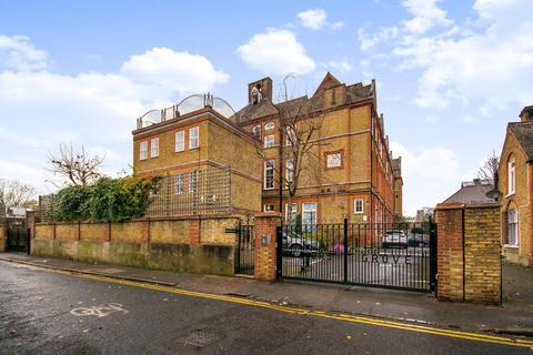 2 bedroom flat to rent, Priory Grove, Stockwell, London, SW8