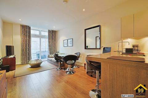 2 bedroom apartment for sale, Bromyard House, London, W3