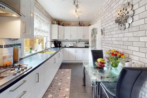 34 Baton Road, Shotts, ML7 4HE