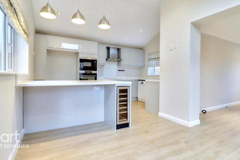 3 bedroom detached house for sale, Worcester Close, Bury St Edmunds