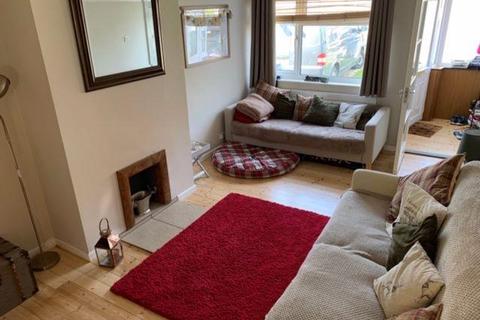 3 bedroom semi-detached house to rent, St. Peters Close, Chippenham SN15