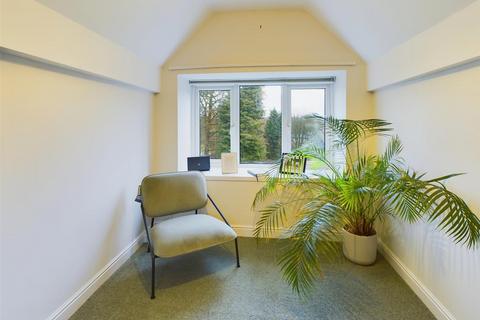 3 bedroom penthouse for sale, Park Road, Buxton