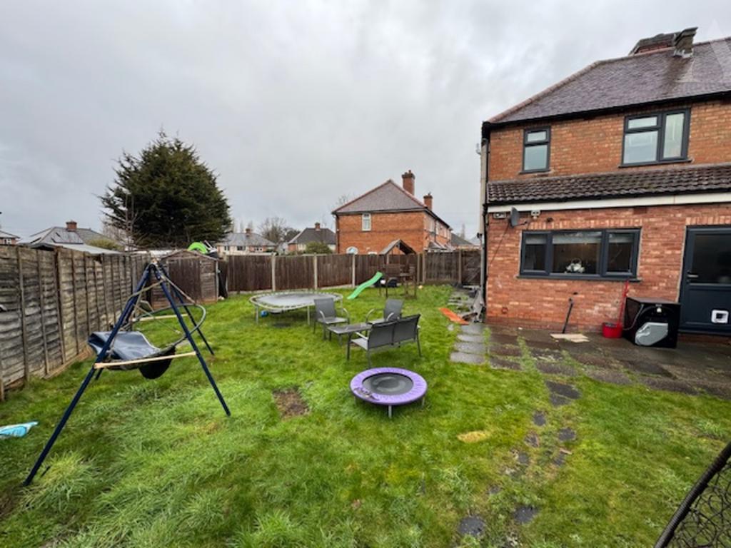 14 Tufnel Grove garden x 2