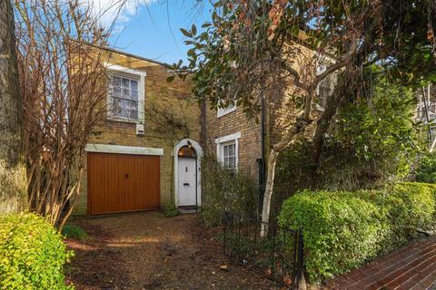20 Parkfields, London, SW15 6NH