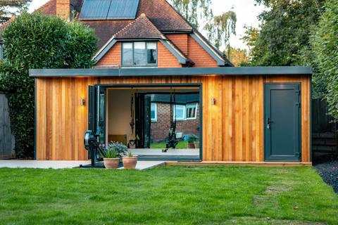54 Headley Road, Liphook, GU30 7NP