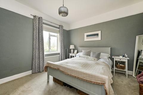 54 Headley Road, Liphook, GU30 7NP