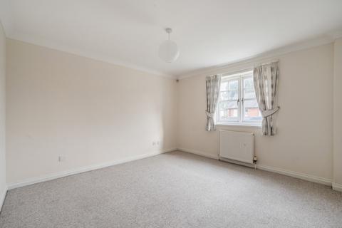 2 bedroom flat for sale, Kings Gate, Woking, GU21