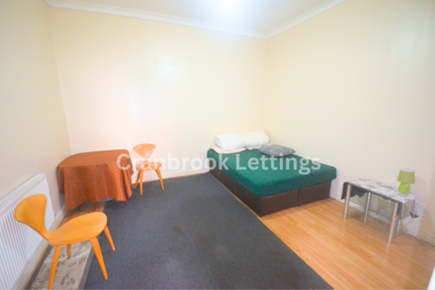 1 bedroom flat to rent, Carr Road, E17 5EP