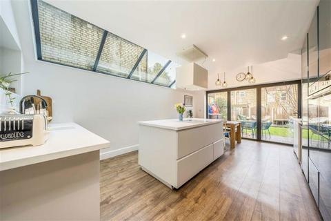 4 bedroom terraced house for sale, Fernbrook Road, London SE13