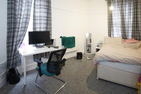 2 bedroom apartment to rent, Hillgrove Street, Bristol BS2