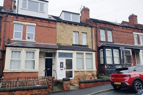 4 bedroom terraced house to rent, Landseer Avenue, Leeds LS13