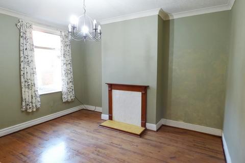 4 bedroom terraced house to rent, Landseer Avenue, Leeds LS13