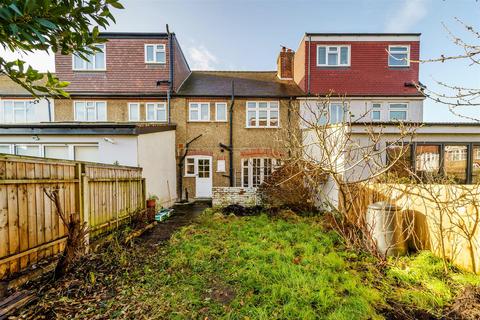 27 Chalfont Way, London, W13 9XN
