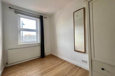 2 bedroom flat to rent, Mare Street, Hackney, E8