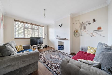 2 bedroom maisonette for sale, Lloyd Court, Pinner