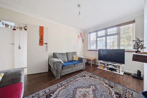 2 bedroom maisonette for sale, Lloyd Court, Pinner