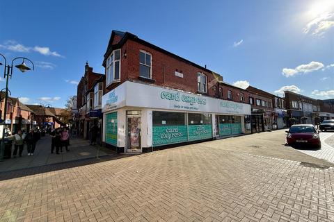 Retail property (high street) to rent, Victoria Street