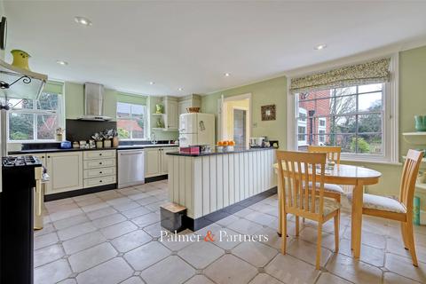 4 bedroom detached house for sale, Colchester Road, Thorpe-le-Soken, Clacton-on-Sea, Essex, CO16