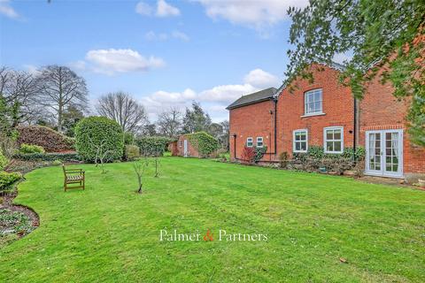 4 bedroom detached house for sale, Colchester Road, Thorpe-le-Soken, Clacton-on-Sea, Essex, CO16